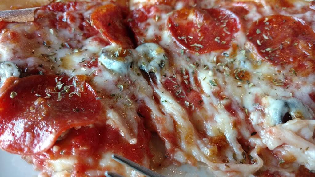 Zios Pizzeria | meal takeaway | 12997 W Center Rd, Omaha, NE 68144, USA | 4023301444 OR +1 402-330-1444