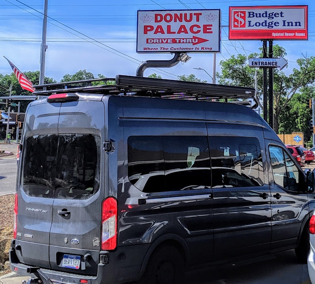 The Donut Palace | restaurant | 1406 N Buckeye Ave, Abilene, KS 67410, USA | 7852633489 OR +1 785-263-3489