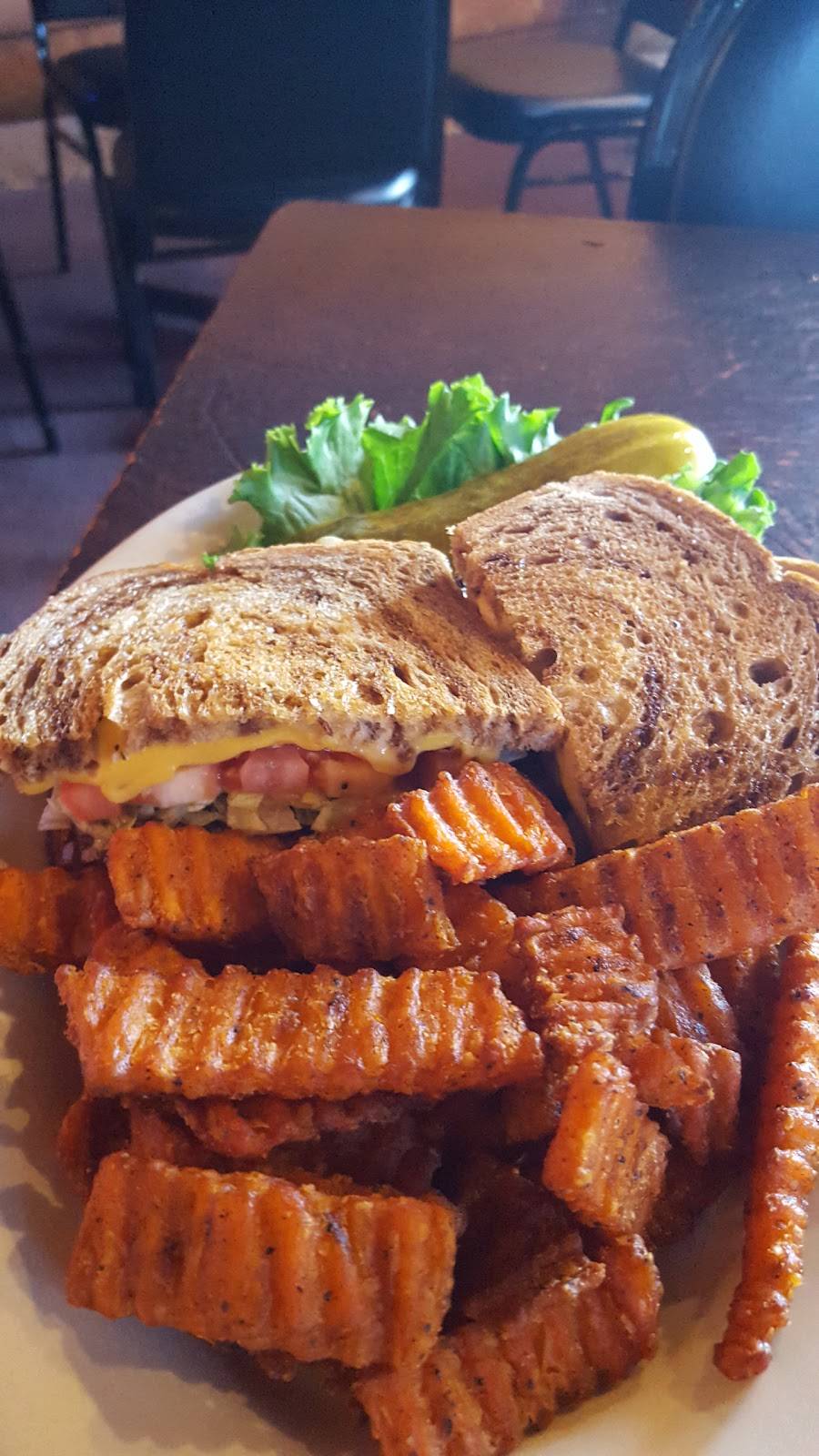 Black Bear Inn | restaurant | 320 W Cottage Grove Rd, Cottage Grove, WI 53527, USA | 6088395222 OR +1 608-839-5222