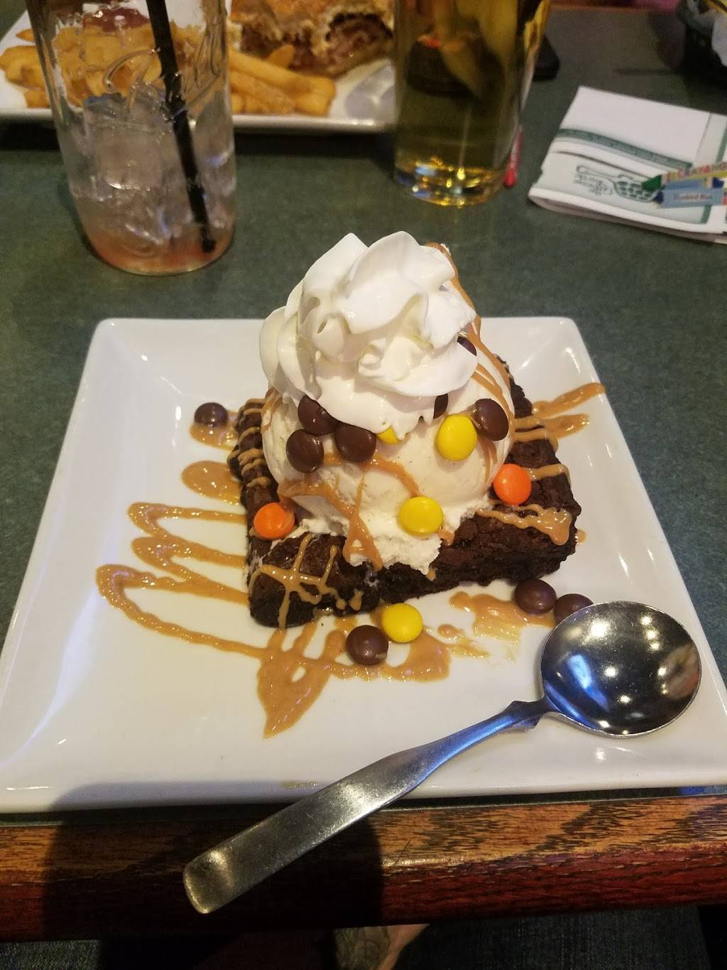 The Greene Turtle Sports Bar & Grille | restaurant | 6 St. Marys Avenue, Suite 104, La Plata, MD 20646, USA | 3013929119 OR +1 301-392-9119