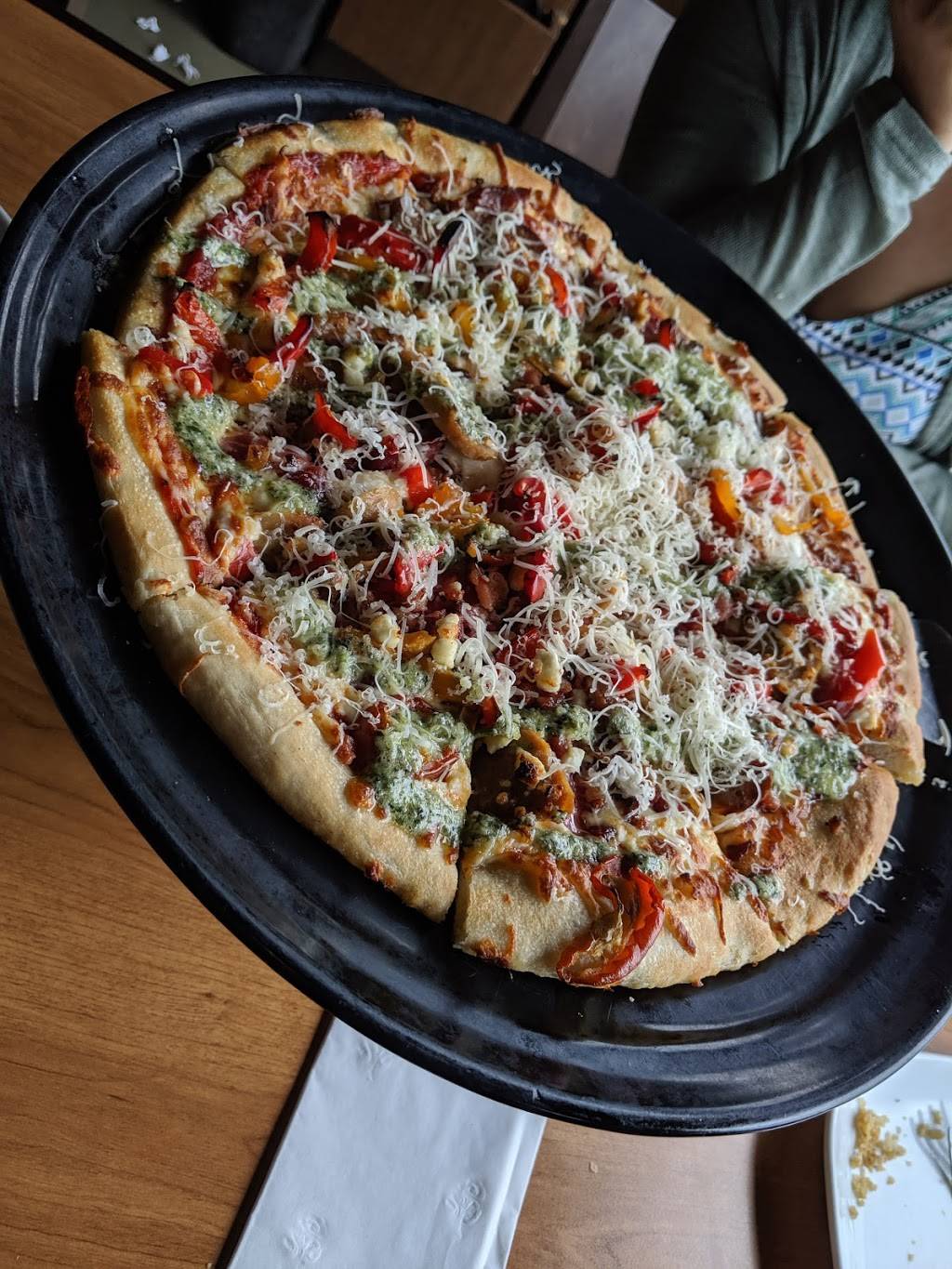 Boston Pizza | restaurant | 5 Buena Vista Dr, Orangeville, ON L9W 0A2, Canada | 5199421966 OR +1 519-942-1966