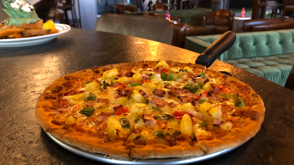 Back 9 Pizza & Pub | restaurant | 1671 Hoffman Rd Suite 50, Green Bay, WI 54311, USA | 9206322034 OR +1 920-632-2034