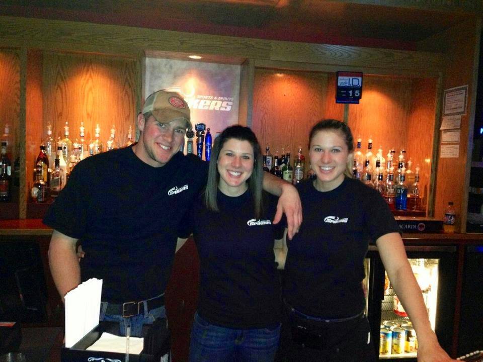 Spikers Sports & Spirits | restaurant | 20227 Husker Dr, Gretna, NE 68028, USA | 4023324466 OR +1 402-332-4466