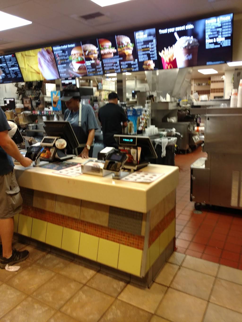 McDonalds | cafe | 345 Bayshore Blvd, San Francisco, CA 94124, USA | 4158212565 OR +1 415-821-2565