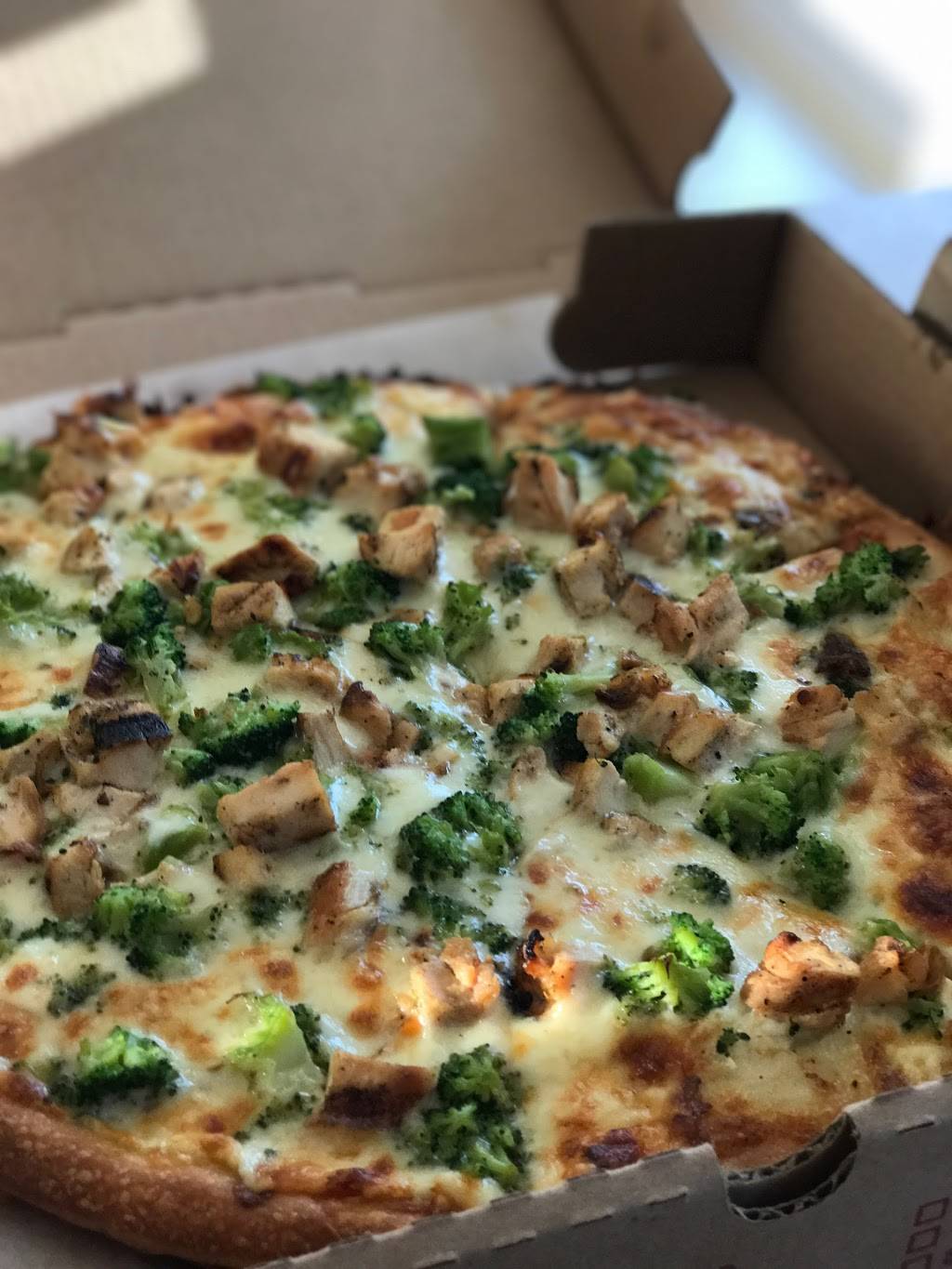 Uncle Tonys Pizza & Pasta | restaurant | 260 Newport Ave, Rumford, RI 02916, USA | 4014384646 OR +1 401-438-4646