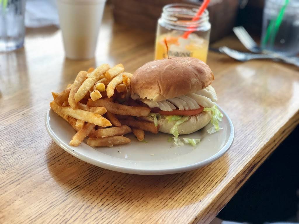 Tugboat Annies | restaurant | 2100 W Bay Dr NW, Olympia, WA 98502, USA | 3609431850 OR +1 360-943-1850