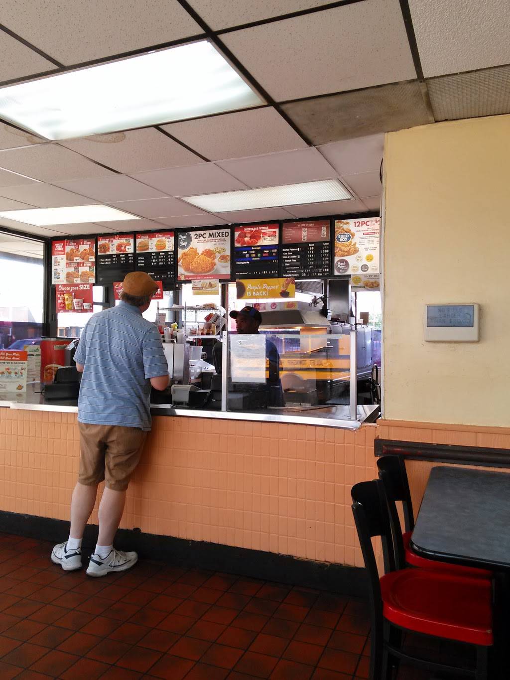 Churchs Chicken | restaurant | 345 N, Collins St, Joliet, IL 60432, USA | 8157235294 OR +1 815-723-5294