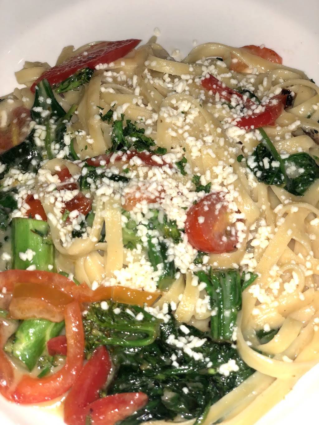 TGI Fridays | restaurant | 829 Merrick Ave, Westbury, NY 11590, USA | 5168328320 OR +1 516-832-8320