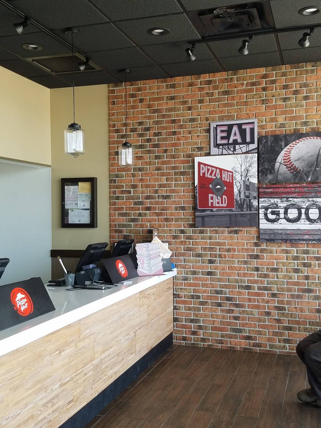 Pizza Hut | restaurant | 16923 Devonshire St, Granada Hills, CA 91344, USA | 8188310055 OR +1 818-831-0055