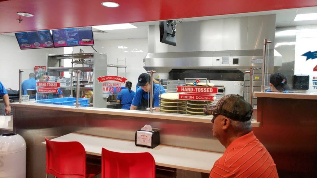 Dominos Pizza | meal delivery | 3040 W Valencia Rd, Tucson, AZ 85746, USA | 5205733030 OR +1 520-573-3030