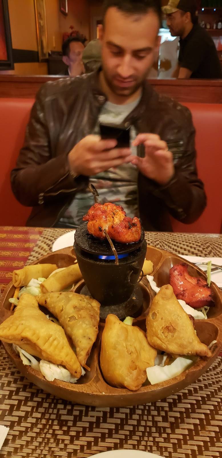 Om Restaurant | restaurant | 1439 Queen St W, Toronto, ON M6R 1A1, Canada | 4165323901 OR +1 416-532-3901