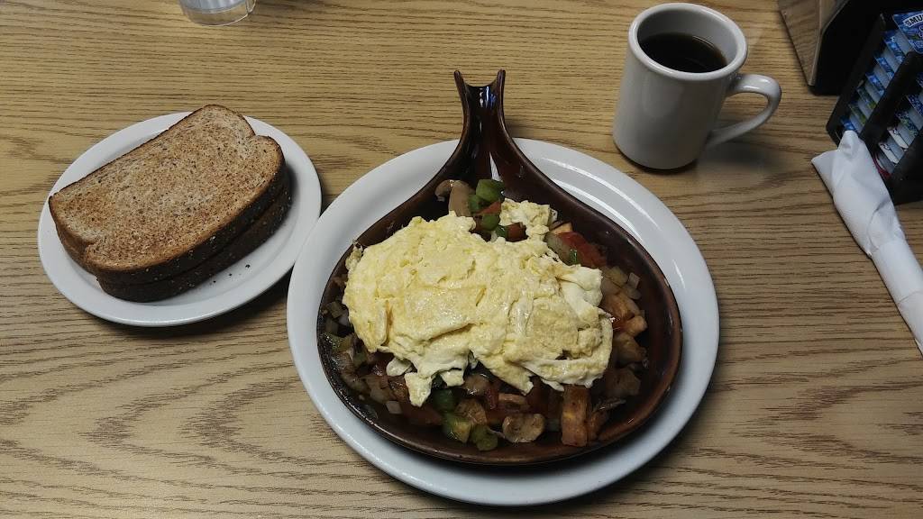 Whistle Stop Cafe | restaurant | 15 Grand Ave, Fox Lake, IL 60020, USA | 8475875654 OR +1 847-587-5654