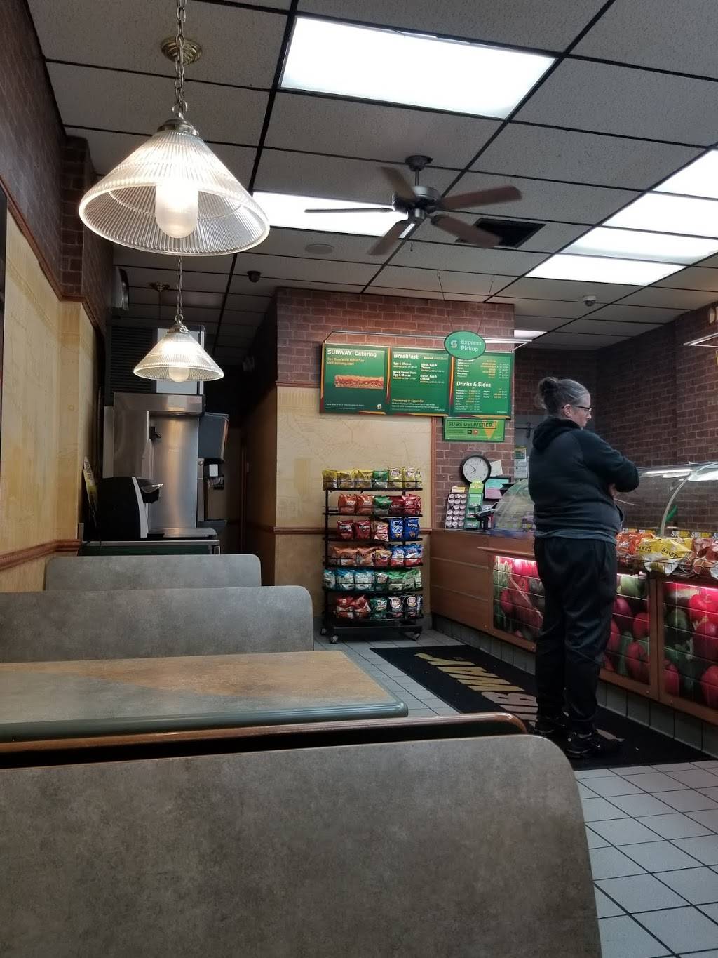 Subway | restaurant | 15861 Southfield Rd, Allen Park, MI 48101, USA | 3132947827 OR +1 313-294-7827