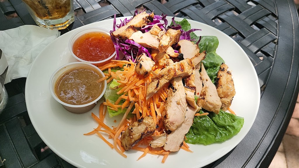 Furniture Factory Bar & Grill | restaurant | 7 Town Center Dr NW Suite 103, Huntsville, AL 35806, USA | 2569457391 OR +1 256-945-7391