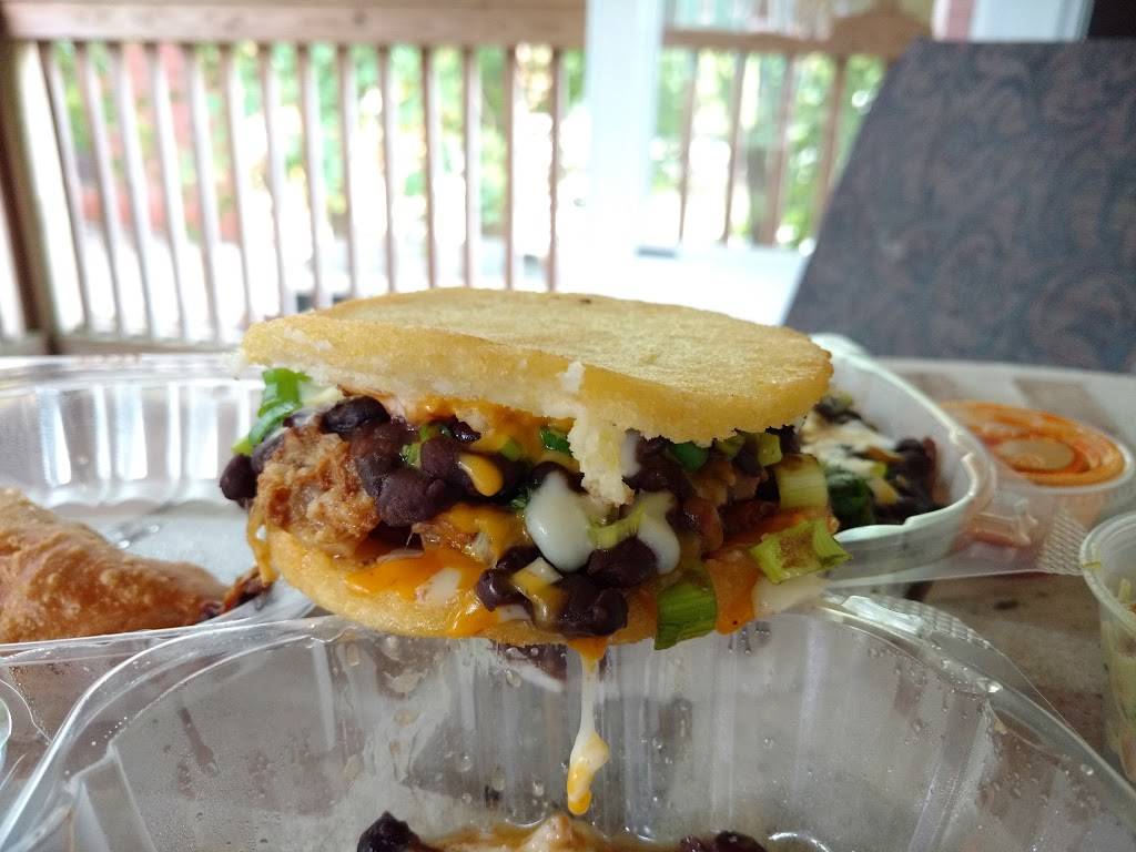 Luiss Arepera llc | restaurant | 948 Forest Ave, Portland, ME 04103, USA | 2072868646 OR +1 207-286-8646