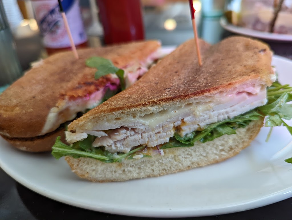 Middle Child Clubhouse | restaurant | 1232 N Front St, Philadelphia, PA 19122, USA | 2678584325 OR +1 267-858-4325