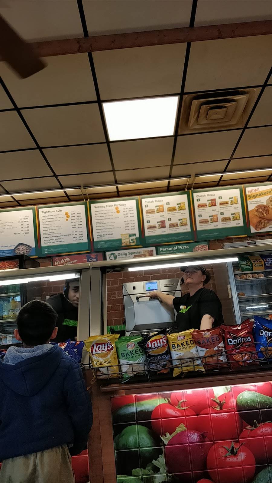 Subway Restaurants | restaurant | 16398 Fort Campbell Blvd, Oak Grove, KY 42262, USA | 2704399980 OR +1 270-439-9980