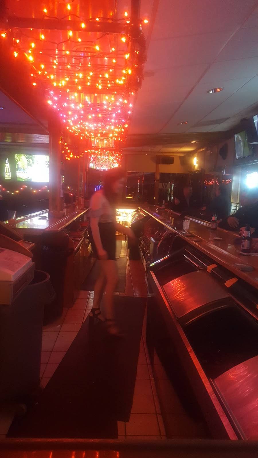 Charlottes Bar & Grill | restaurant | 6000 W Gunnison St, Chicago, IL 60630, USA | 7737753616 OR +1 773-775-3616