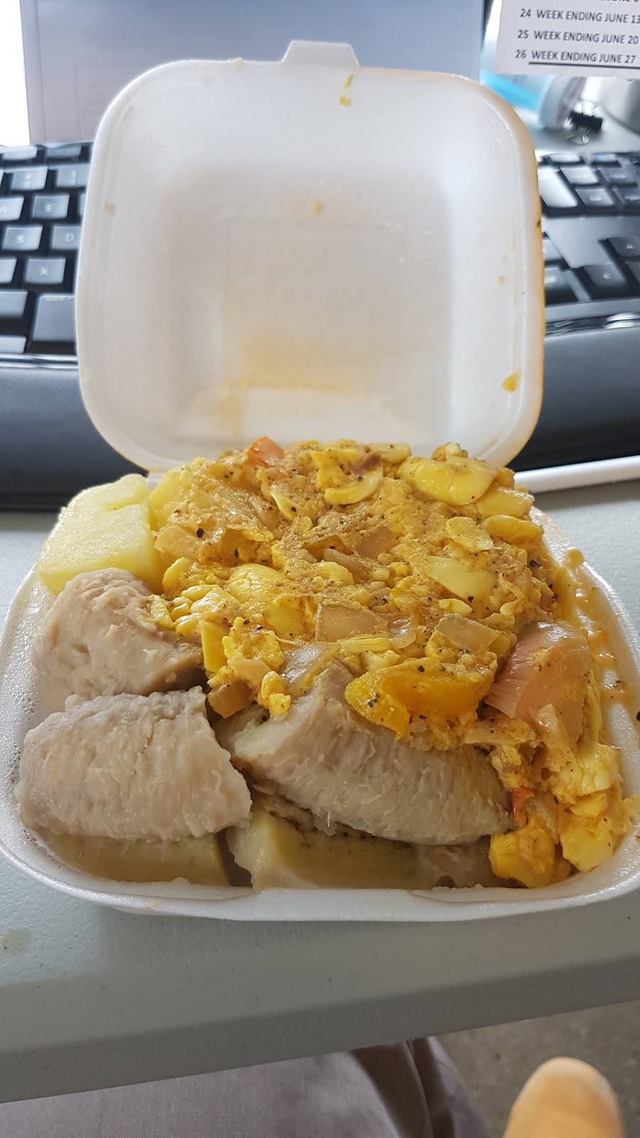 The Jerk Box | restaurant | 1682 Jane St, York, ON M9N 2S2, Canada | 4167925375 OR +1 416-792-5375