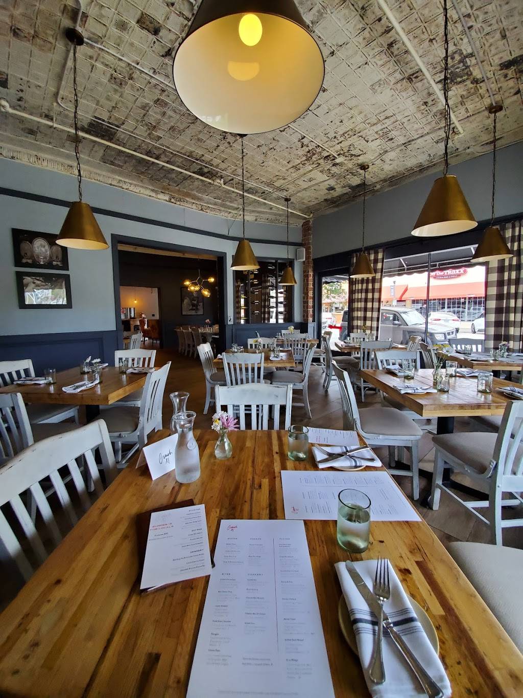 Crush Eleven | restaurant | 923 E New Haven Ave, Melbourne, FL 32901, USA | 3213126067 OR +1 321-312-6067