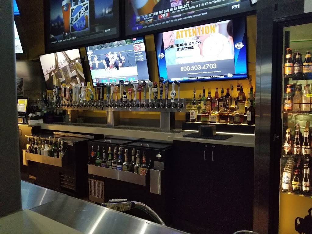 Buffalo Wild Wings | restaurant | 6544 Monona Dr, Monona, WI 53716, USA | 6082378686 OR +1 608-237-8686