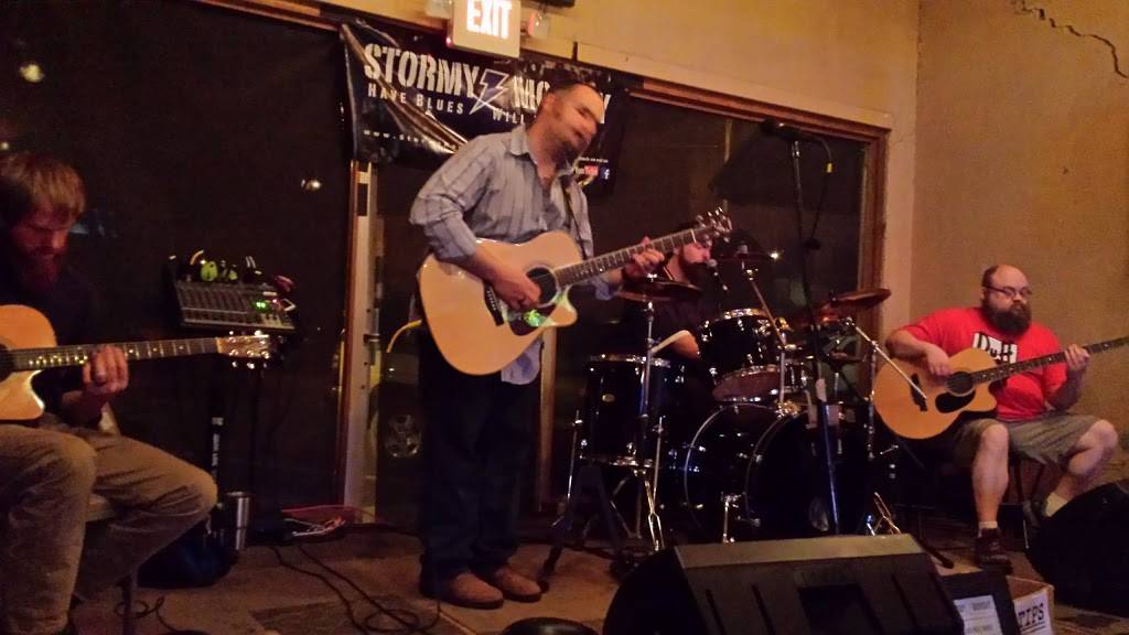 Anthonys | restaurant | 122 W Main St, West Point, MS 39773, USA | 6624940316 OR +1 662-494-0316