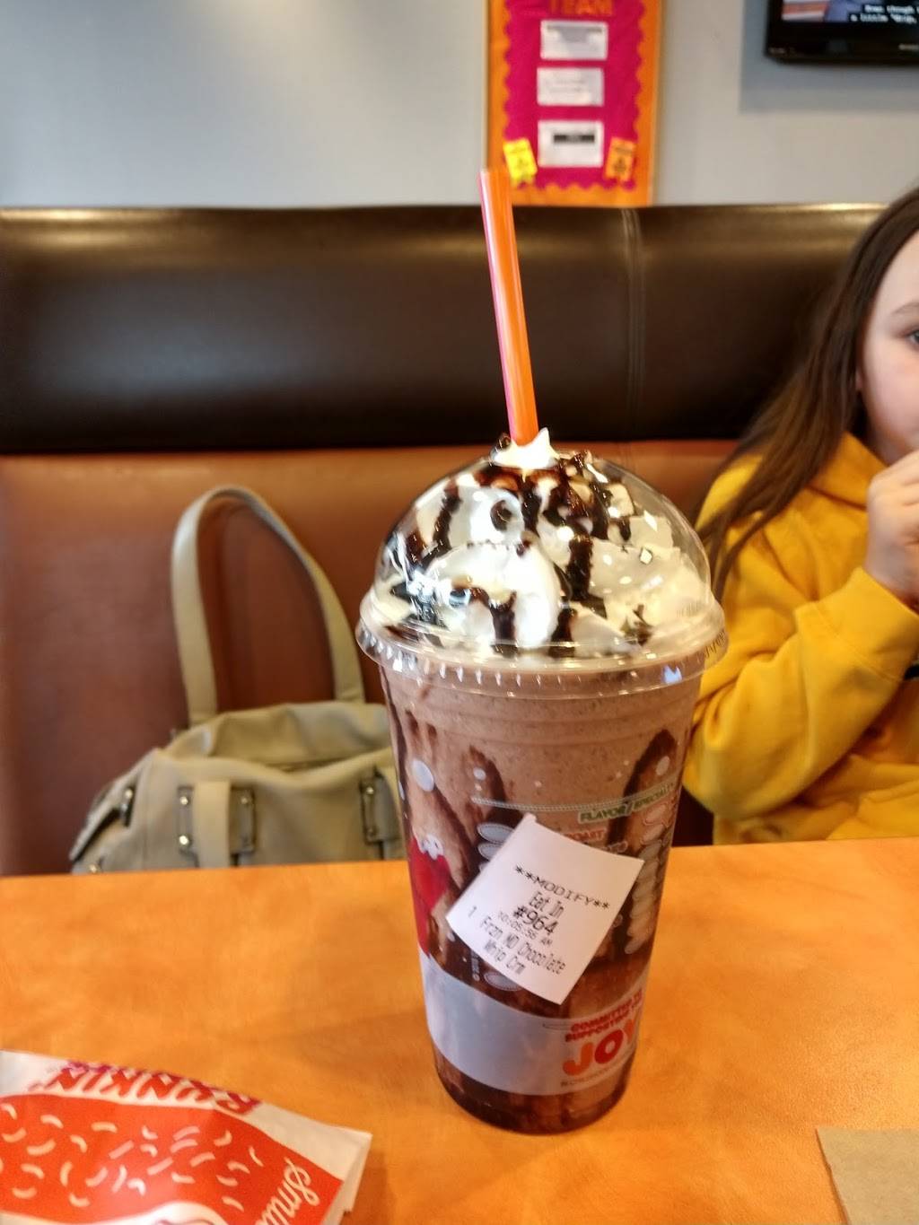 Dunkin | bakery | 6524 US-30, Jeannette, PA 15644, USA | 7245225124 OR +1 724-522-5124