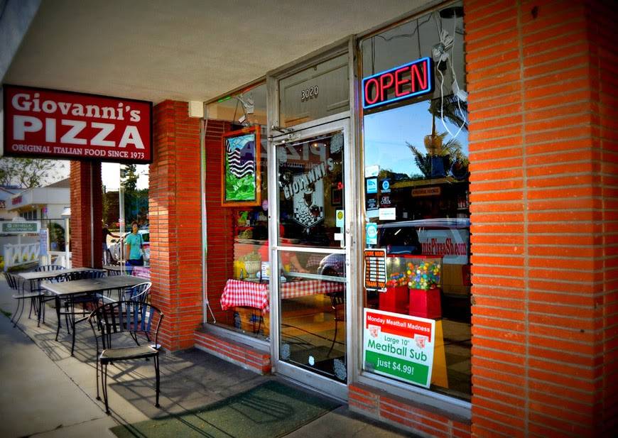 Giovannis Pizza | restaurant | 3020 State St, Santa Barbara, CA 93105, USA | 8056823621 OR +1 805-682-3621