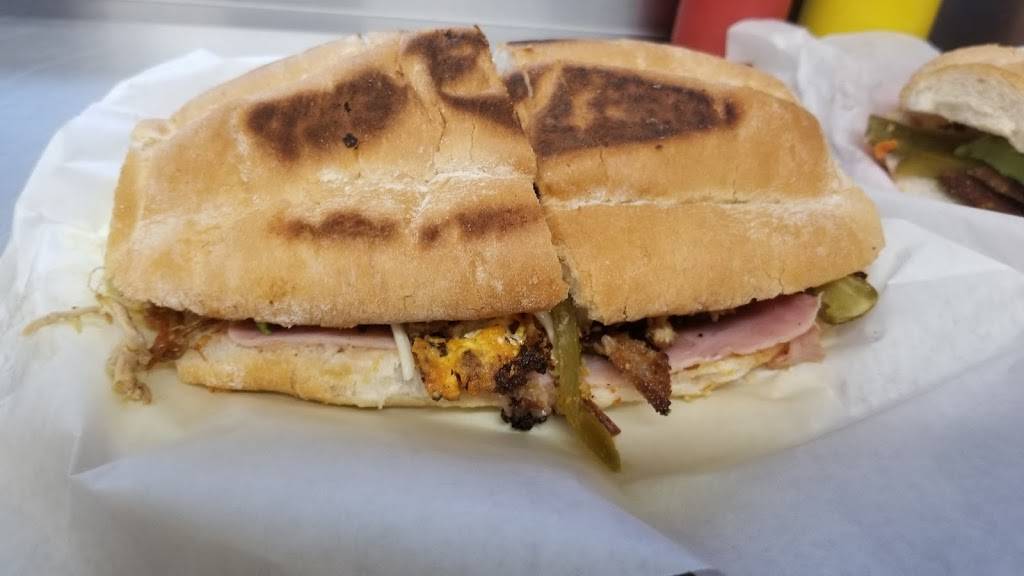 Las Tortas Perronas | restaurant | 1837 Bingle Rd, Houston, TX 77055, USA | 7134611900 OR +1 713-461-1900