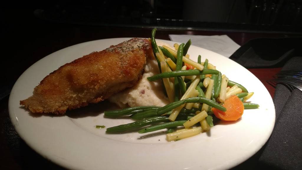 Houlihans | restaurant | 65 NJ-4, Paramus, NJ 07652, USA | 2012918850 OR +1 201-291-8850