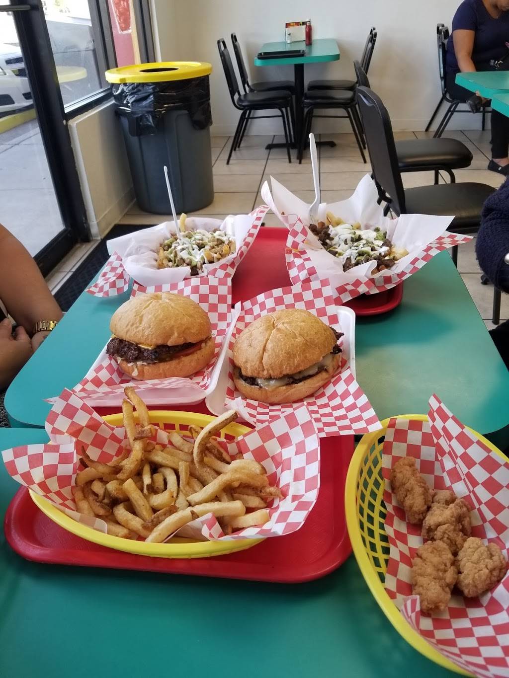 Bold Burgers And Tacos | restaurant | 3117 Saul Kleinfeld Dr, El Paso, TX 79936, USA | 9152025807 OR +1 915-202-5807