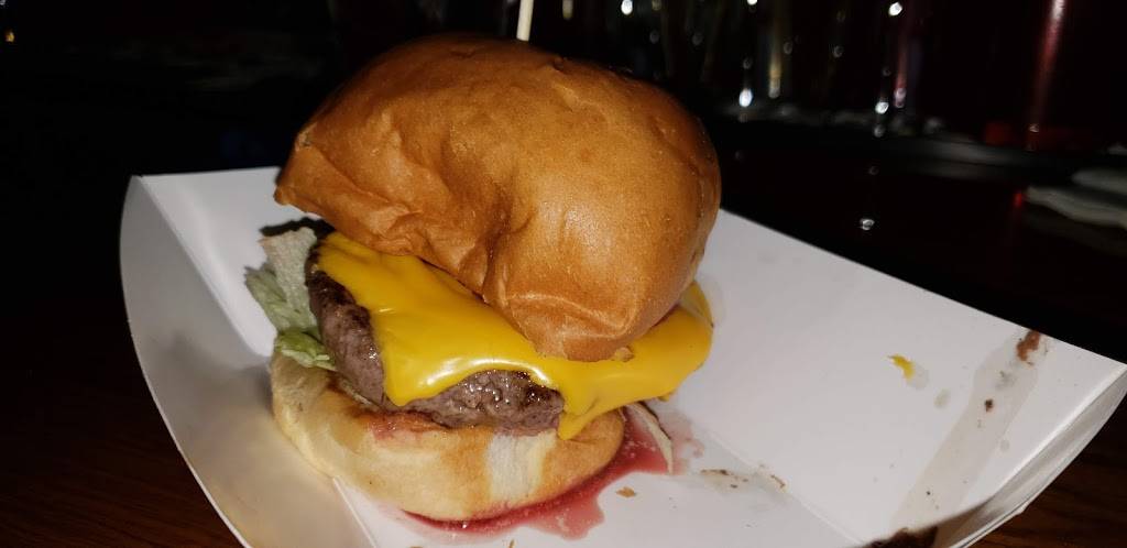 Nations Bar and Grill | restaurant | 705 51st Ave N, Nashville, TN 37209, USA | 6158734755 OR +1 615-873-4755