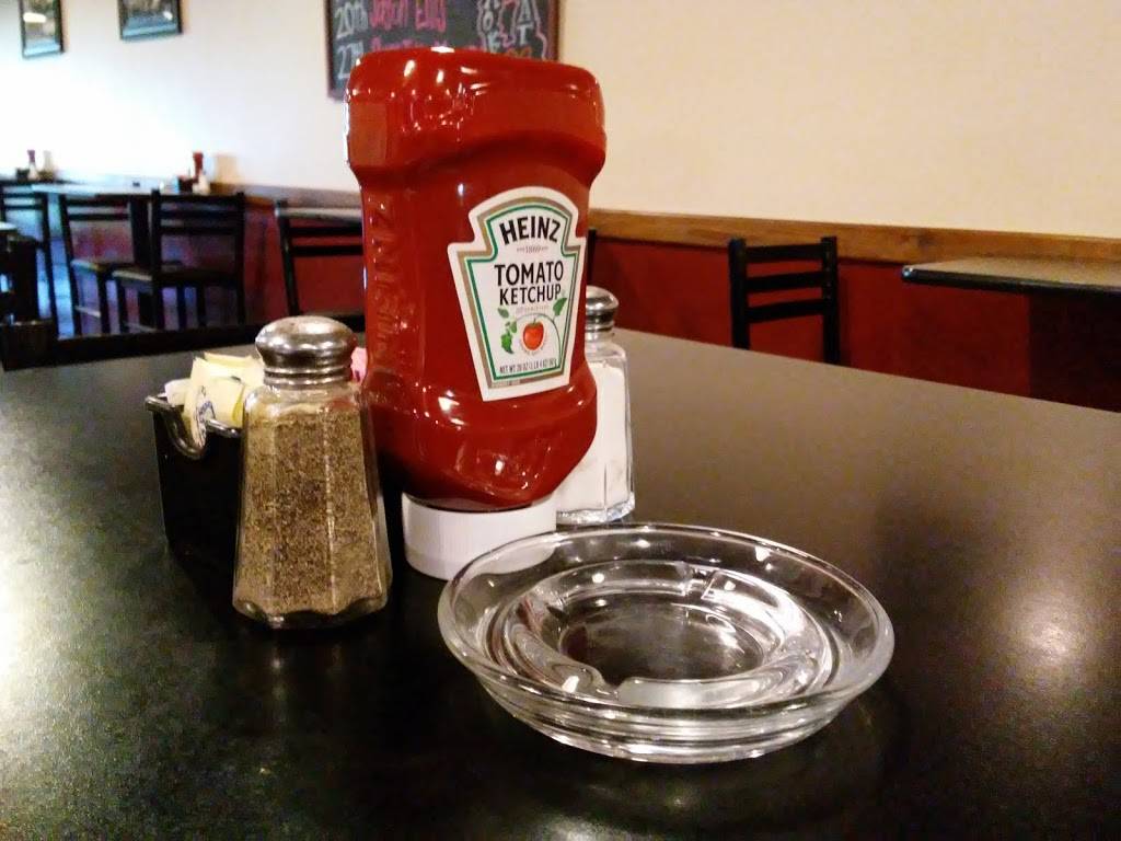 Waterfront Bar & Grill | restaurant | 404 Greenbelt Dr, Maryville, TN 37804, USA | 8656811212 OR +1 865-681-1212