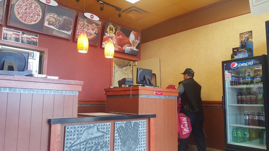 Pizza Hut | restaurant | 6379 Seven Corners Center, Falls Church, VA 22044, USA | 7032417470 OR +1 703-241-7470