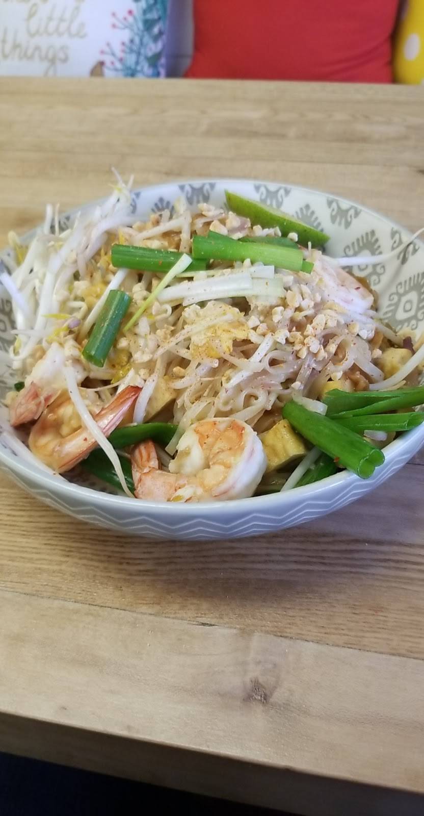 A Little Thai Kitchen | restaurant | 162 Napier St, Barrie, ON L4M 1W5, Canada | 7058160007 OR +1 705-816-0007