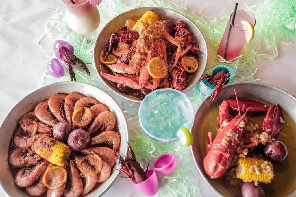 Hook & Reel Cajun Seafood | restaurant | 200 Baychester Ave, The Bronx, NY 10475, USA | 9175077052 OR +1 917-507-7052