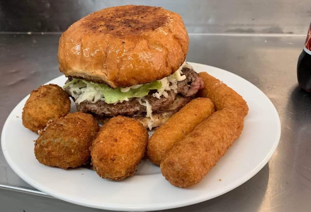 ODavaronis Pizza | restaurant | 2697 Huff Creek Pkwy, Davin, WV 25617, USA | 3048881421 OR +1 304-888-1421