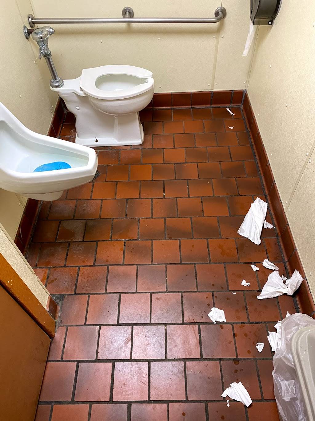 Subway | meal takeaway | 3021 S 84th St, Omaha, NE 68124, USA | 4029551776 OR +1 402-955-1776