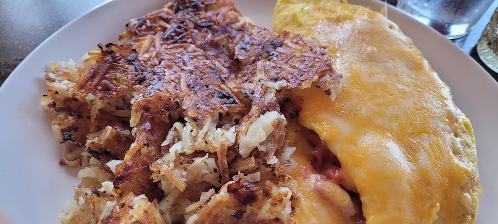 Slides Restaurant | restaurant | 1124 W Yosemite Ave, Manteca, CA 95337, USA | 2093281245 OR +1 209-328-1245