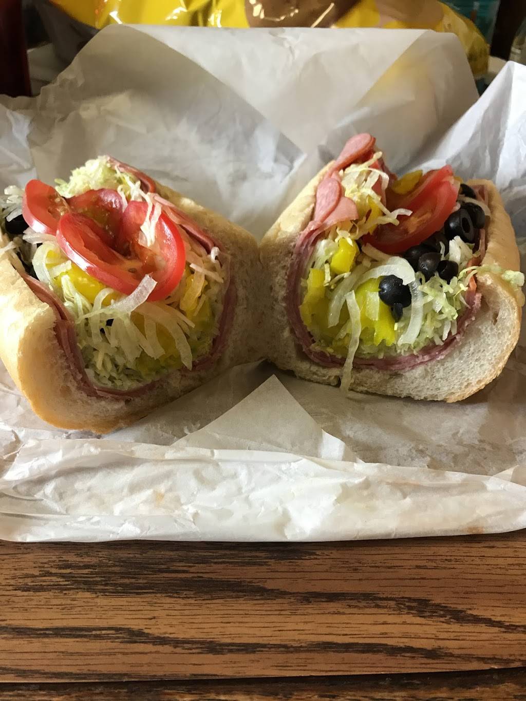 La Penguina Deli | restaurant | 4838 Greenfield Rd, Dearborn, MI 48126, USA | 3139456633 OR +1 313-945-6633