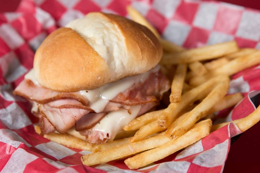 Baraboo Burger Company | restaurant | 116 4th Ave, Baraboo, WI 53913, USA | 6083550977 OR +1 608-355-0977