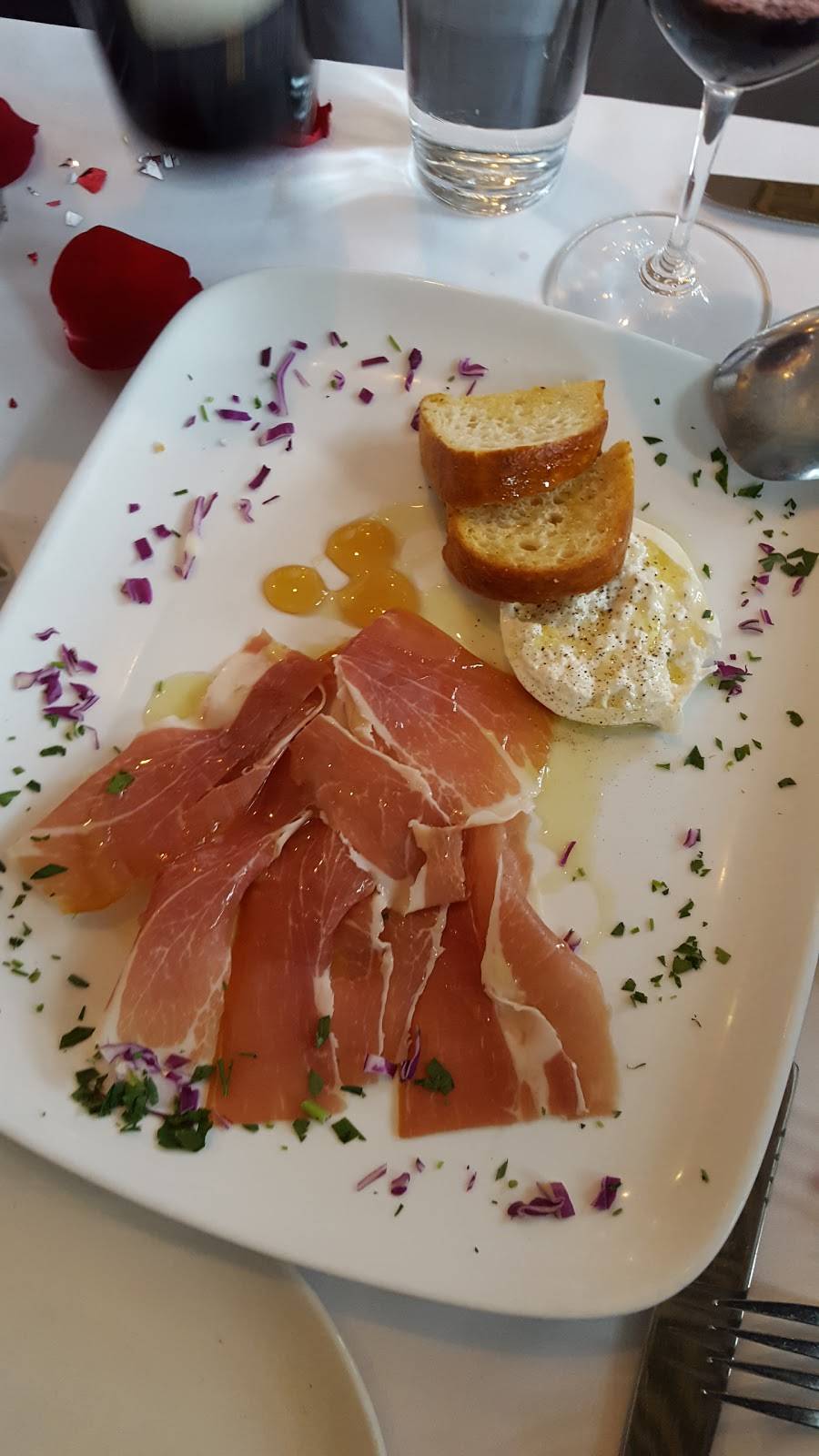 Allegro Romano | restaurant | 1701 Jones St, San Francisco, CA 94109, USA | 4159284002 OR +1 415-928-4002