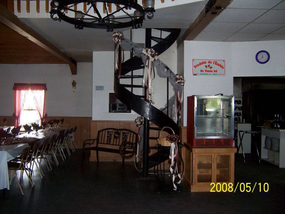 Cabane Aux 3 Erables | restaurant | 139 10e Rang, Lefebvre, QC J0H 2C0, Canada | 8193942051 OR +1 819-394-2051