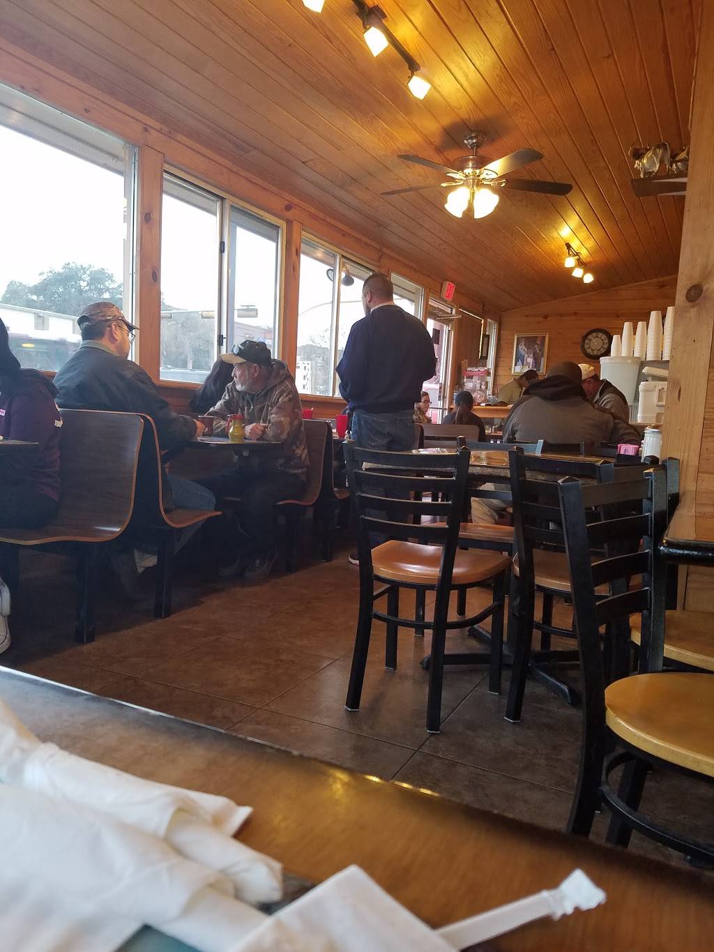 Taqueria El Charro Tapatio | restaurant | 311 E Hopkins St, San Marcos, TX 78666, USA | 5123922888 OR +1 512-392-2888