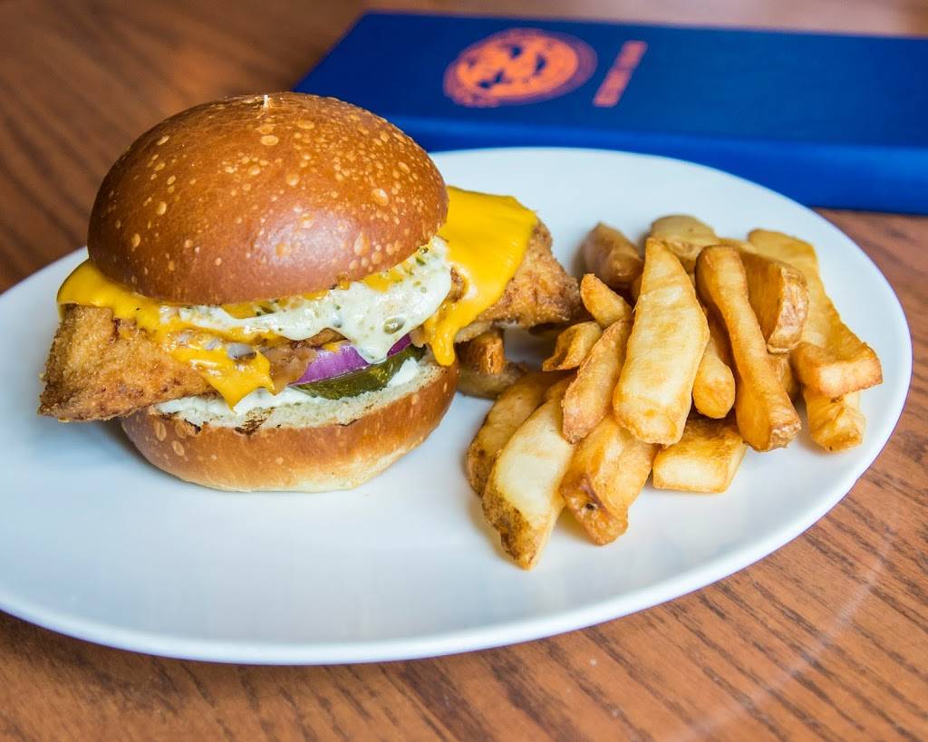 Fish Market Restaurant | restaurant | 105 King St, Alexandria, VA 22314, USA | 7038365676 OR +1 703-836-5676