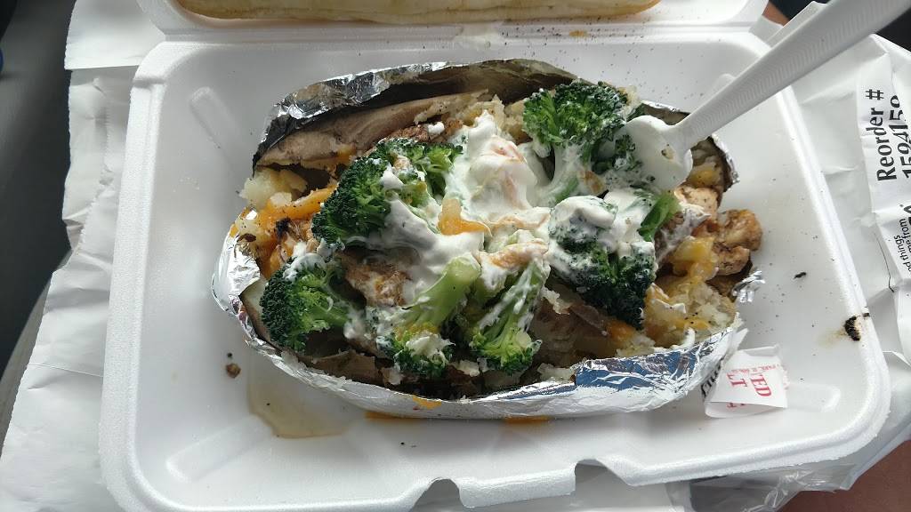 Spud Ranch | restaurant | 1330 Aquarena Springs Dr #112, San Marcos, TX 78666, USA | 5128057783 OR +1 512-805-7783