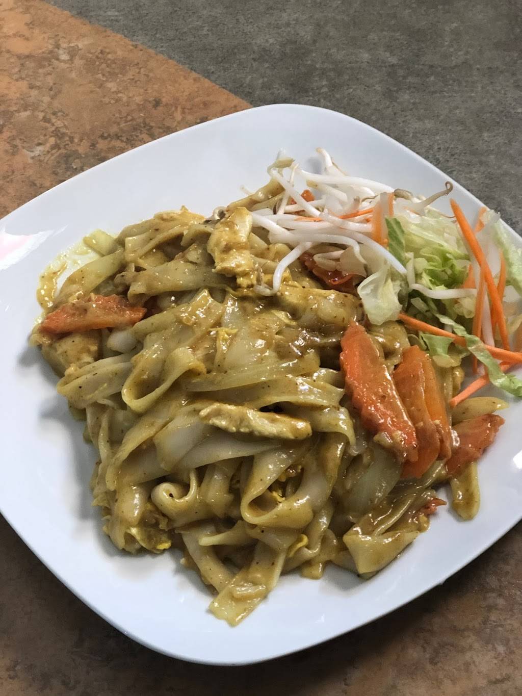 NEES Thai & Sushi | restaurant | 1502 E Commerce St, San Antonio, TX 78205, USA | 2103325275 OR +1 210-332-5275