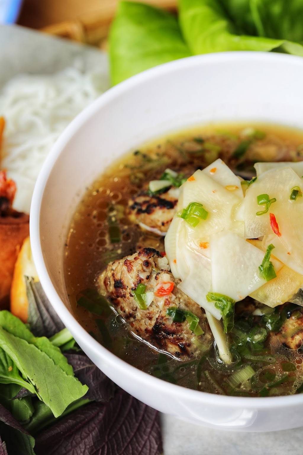 HaiSous Vietnamese Kitchen | restaurant | 1800 S Carpenter St, Chicago, IL 60608, USA | 3127021303 OR +1 312-702-1303