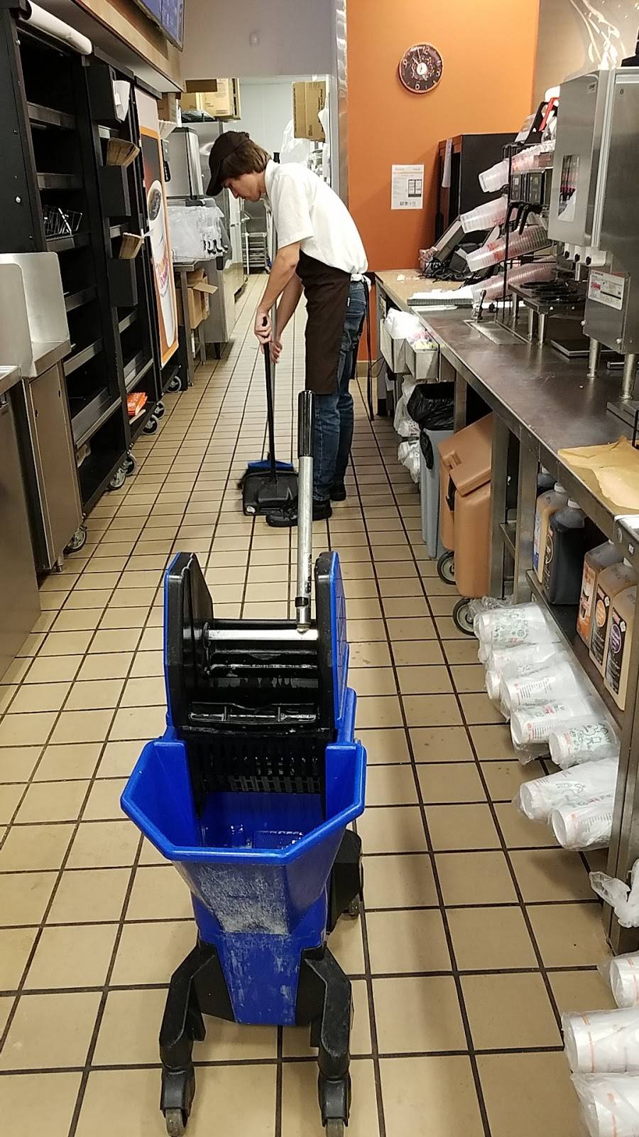 Dunkin | bakery | 1917 NW Federal Hwy, Stuart, FL 34994, USA | 7727771372 OR +1 772-777-1372