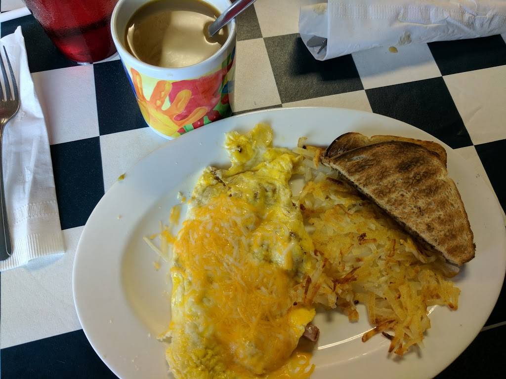 Mel Dogs Cafe | restaurant | 9766 Waterman Rd Ste B, Elk Grove, CA 95624, USA | 9166864615 OR +1 916-686-4615